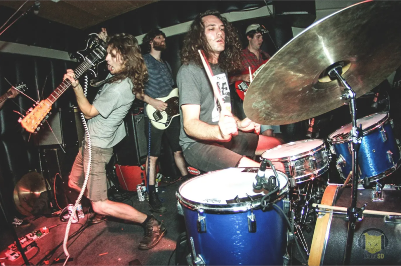 King-Gizzard-and-the-Lizard-Wizard-2016-800x531.png